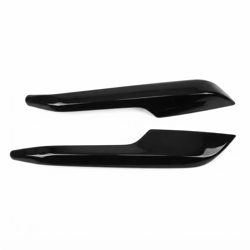 Vista Frontal o Embellecedor Color Negro Versa 2020-2026 Nissan Original